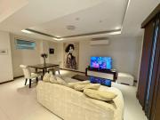 Sheryll Escapes - La Grande 608, classy 1BR balcony, WiFi, Netflix