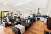 Eagle Vista - Beachside Bliss with Bushland Serenity