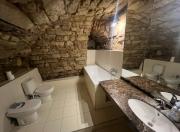 HOUSE of UKRAINE на площі Ринок з приватним БОМБОСХОВИЩЕМ