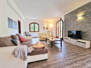 Villa Giacoma hot tub and garden