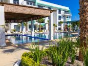 Indigo, Modern Apt Steps from Playa Brujas Beach