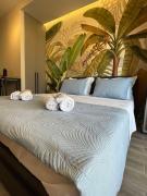 Woods "City View" Studio