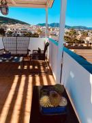 Beautiful penthouse with spectacular views.