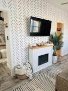 2 blocks from the beach in the center of town