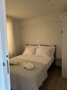 Top Elia Laconias Top Elia Laconias