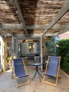 Seatribe Cabin, Cozy snug by the Sea