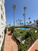 Puerto Duquesa fancy condo overlooking Marina