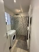 Grand studio climatisé, piscine, plage 5mn, parking gratuit