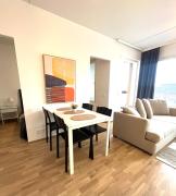 New Cozy 2BR near Airport