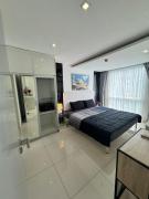 Modern 1BR Condo Near Soi Bukouw