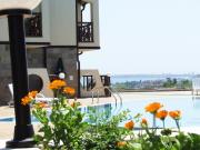 Sweet home see view pool escape