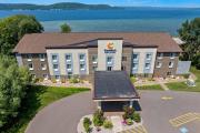 Comfort Inn & Suites Munising-Lakefront