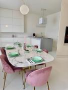 2 Bed Bright Flat in Monza City Centre