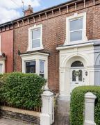 Onslow House - Air Host & Stay - 5 bed, Sleeps 14