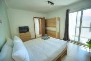 Spacious one bedroom with study JGRI1-1