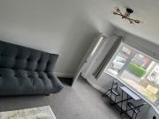 House - Sleeps 4-6 - Parking - Pet friendly