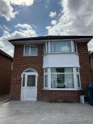 Cosy 3 Bedroom Home with Parking Easy Oxford Access