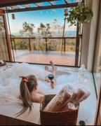 Cabana Romântica na Serra com Hidro, Lareira, Lagos e Trilhas