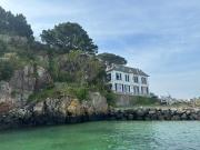 Grande maison familiale les pieds dans leau