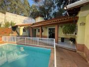 Chácara com piscina e churrasqueira