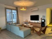 Modern 3BR Duplex in Einbay with Private Roof