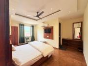 Hotel Hitam Rishikesh 2Min Walk to Parmarth Niketan Aashram ,Vanprastha Aashram