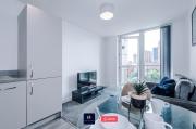 Elegant 1BR in Salford, Balcony, WiFi, Kitchen