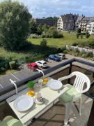 Studio White Chateau met parking en zonnig balkon Studio White Chateau met parking en zonnig balkon