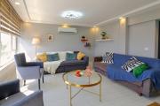 MaxiHomes & Cozy Stay by Hadrian Gate
