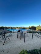 Depto Frente a Laguna y Patio Privado