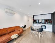 City Vibes With City Views - Pool, Gym, Yoga - Super Central