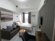 Arc Tower Condominiums by Rhen