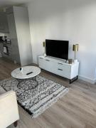 Modern 1 Bedroom Apartment, Solihull