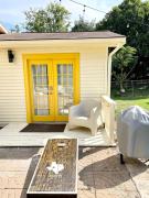 10 Beds, 2 Homes, Hot - Tub Near Downtown!