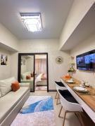 Luxe 1BR Condo - Near BGC & Venice Grand Canal