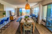 643- Beachfront Condo- Ilikai Collection 11- Sleeps 6.