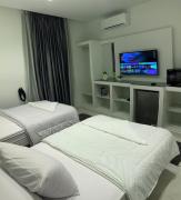 DHB STAYS Studio 94B