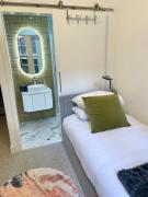 Edinburgh City Centre Oasis