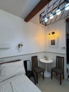 Flat 316 Modern Minimalist Studio Near Makati BGC