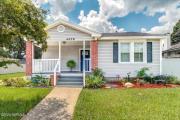 Jacksonville Hideaway Modern Pet-Friendly