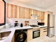 Modern and Central Apartment with Terrace and Free Parking