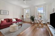 Modern - Stylish 2BR apartment located in Surry Hills - Balcony - 6 people