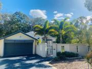 29 Satinwood Drive - Rainbow Shores. Pets. Pool. Wifi