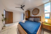 Stylish 1BD w Rooftop Pool Walk to Beach 5th