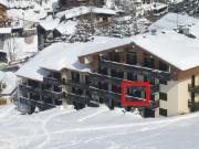 Studio cabine 2 étoiles centre centre La Clusaz pour 4p départ skis aux pieds