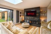Well-Appointed 4BR Stay Sleeps 8 Free Parking Garden