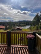 Hildas Hus with river view and spa