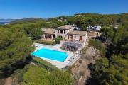 Grande villa familiale vue mer avec piscine - domaine privé à St Cyr sur Mer