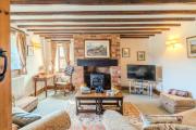 Maple Cottage - Rural Charm & Cotswold Views