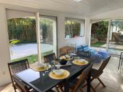 Évasion méditerranéenne bas de villa Cath, jardin privé, parking